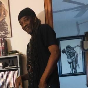 Meet your Posher, Hallie